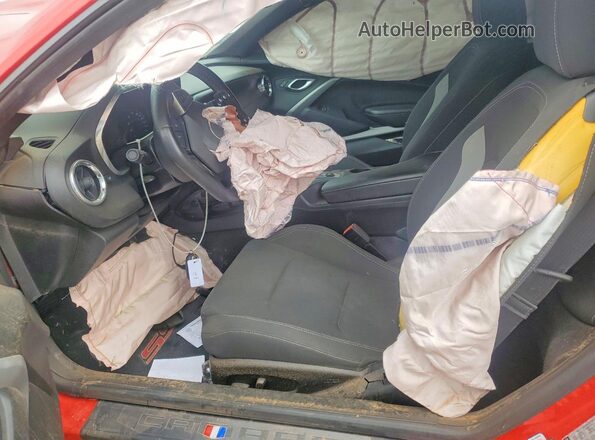 1G1FF1R72J0146943 2018 CHEVROLET CAMARO Red Widok wnętrza z przodu