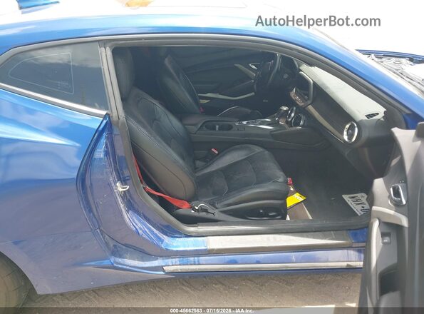 1G1FF1R72M0141875 2021 CHEVROLET CAMARO Синий Вид салона спереди