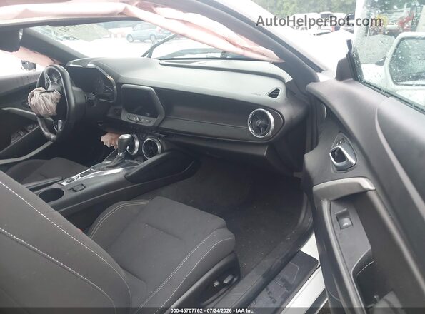 1G1FF1R74G0178026 2016 CHEVROLET CAMARO White Widok wnętrza z przodu