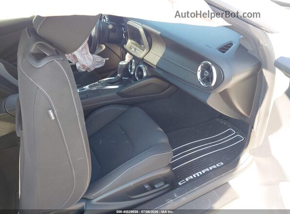 1G1FF1R74P0111135 2023 CHEVROLET CAMARO White Vista interior delantera