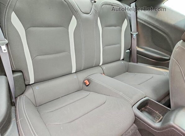 1G1FF1R76J0106798 2018 CHEVROLET CAMARO Blue Rear seats view