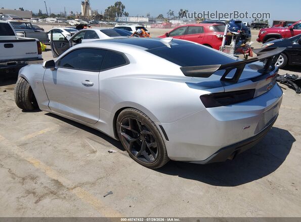 1G1FF1R79H0185992 2017 CHEVROLET CAMARO Серебряный Задняя левая четверть