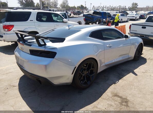 1G1FF1R79H0185992 2017 CHEVROLET CAMARO Серебряный Задняя правая четверть