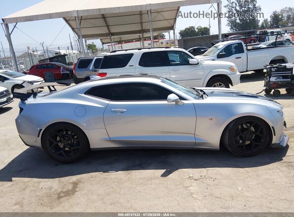 1G1FF1R79H0185992 2017 CHEVROLET CAMARO Серебряный Вид щитка приборов