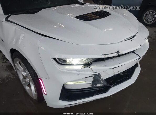 1G1FF1R79L0148563 2020 CHEVROLET CAMARO Белый Вид спереди