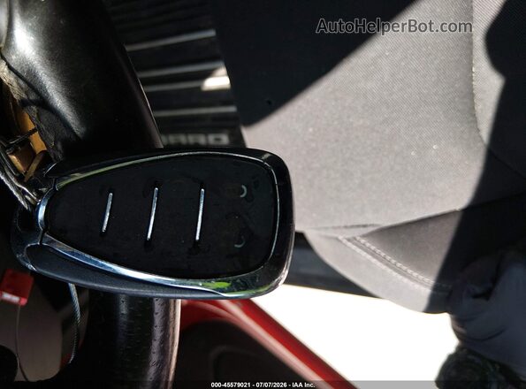 1G1FF3D76H0171695 2017 CHEVROLET CAMARO Красный Вид панели приборов