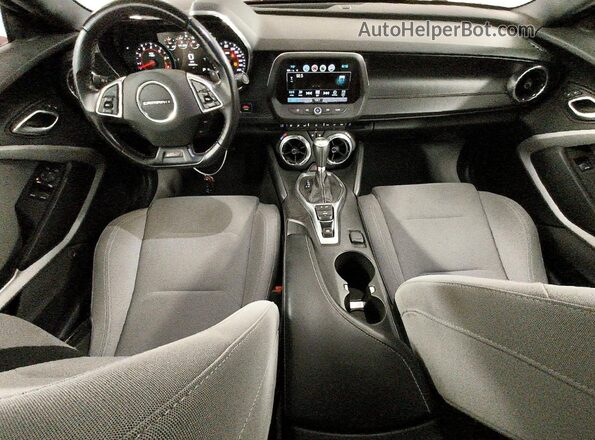 1G1FF3D7XJ0178395 2018 CHEVROLET CAMARO Red Вид панелі приладів