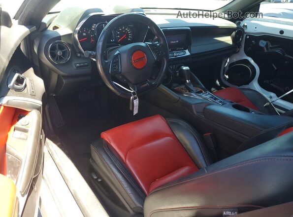 1G1FH1R72N0123453 2022 CHEVROLET CAMARO White Առջևի վահանակի տեսք