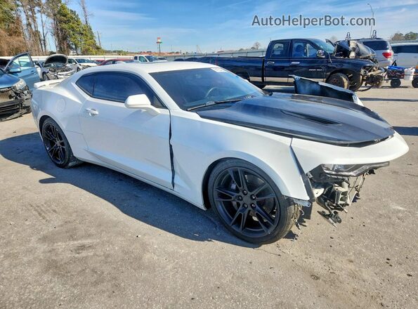 1G1FH1R75J0100534 2018 CHEVROLET CAMARO White Front right