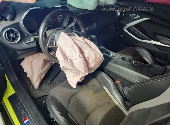 1G1FH1R77K0157710 2019 CHEVROLET CAMARO Зеленый Вид панели приборов