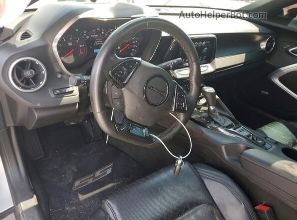 1G1FH1R79H0128685 2017 CHEVROLET CAMARO Silver Вид панелі приладів
