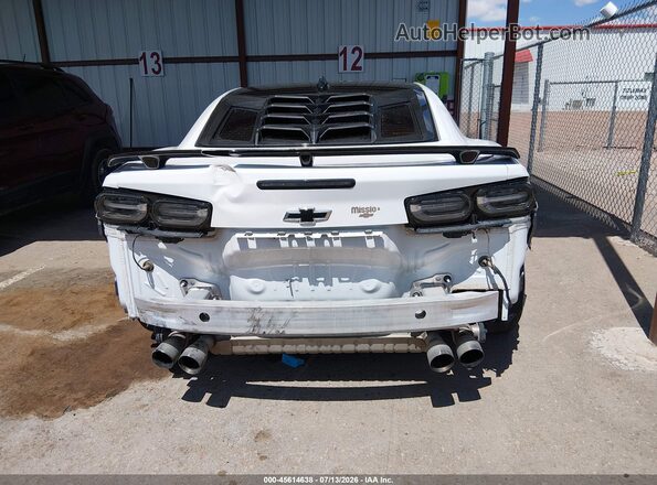 1G1FH1R7XN0107839 2022 CHEVROLET CAMARO Белый Вид спереди