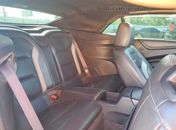 1G1FH3D72K0123399 2019 CHEVROLET CAMARO White Vista de los asientos traseros