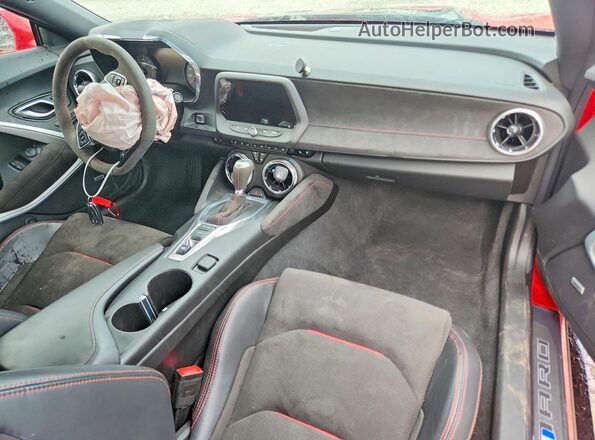 1G1FK1R61J0107490 2018 CHEVROLET CAMARO Red Vista del salpicadero