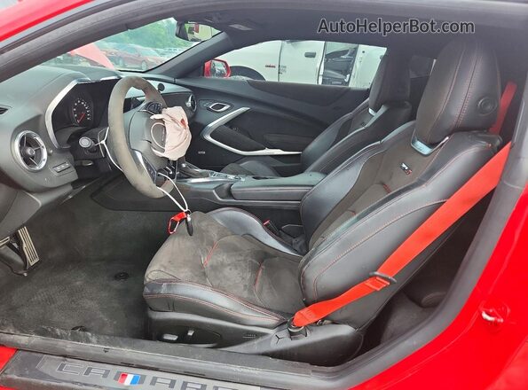 1G1FK1R61J0107490 2018 CHEVROLET CAMARO Red Vista interior delantera