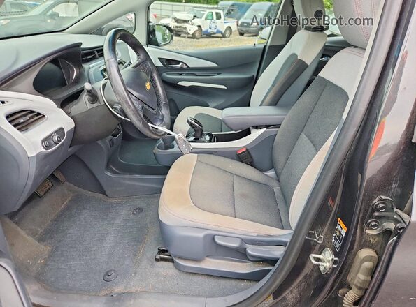1G1FW6S02J4138943 2018 CHEVROLET BOLT Gray Vista interior delantera