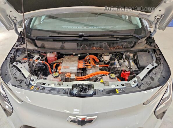 1G1FW6S03P4181602 2023 CHEVROLET BOLT Silver Widok komory silnika