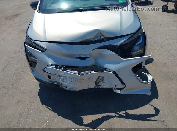 1G1FW6S06P4147699 2023 CHEVROLET BOLT Серебряный Вид спереди