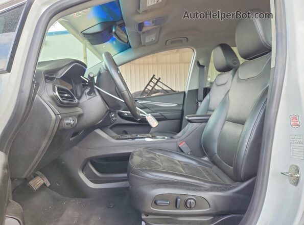 1G1FX6S07P4143674 2023 CHEVROLET BOLT White Вид салону спереду