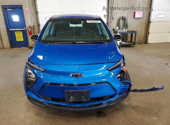 1G1FX6S09P4145667 2023 CHEVROLET BOLT Синий Вид спереди