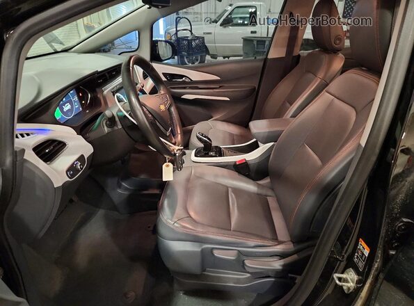 1G1FX6S0XH4167789 2017 CHEVROLET BOLT Черный Вид салона спереди