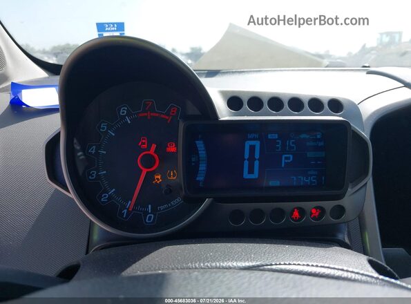 1G1JA5SH5G4102570 2016 CHEVROLET SONIC Red Вид задніх сидінь