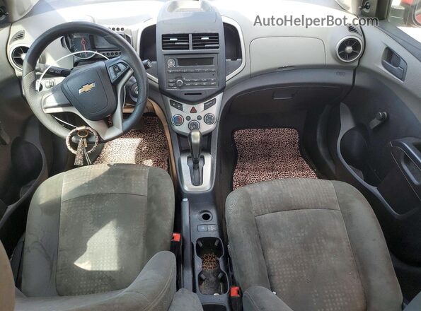 1G1JA5SHXG4150887 2016 CHEVROLET SONIC Red Առջևի վահանակի տեսք