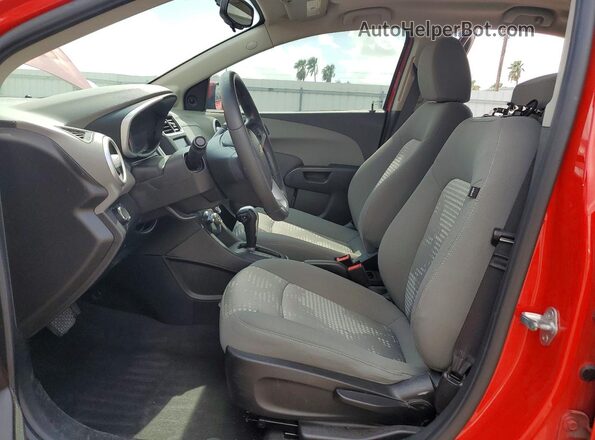 1G1JB5SB2L4142625 2020 CHEVROLET SONIC Красный Вид салона спереди