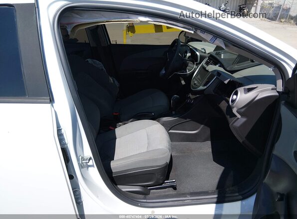 1G1JB5SB5L4101115 2020 CHEVROLET SONIC White Vista interior delantera