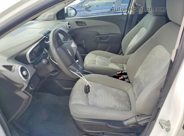 1G1JB5SB6L4105352 2020 CHEVROLET SONIC White Widok wnętrza z przodu