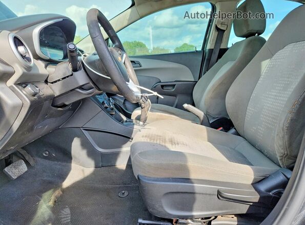 1G1JB5SBXL4101661 2020 CHEVROLET SONIC Серый Вид салона спереди