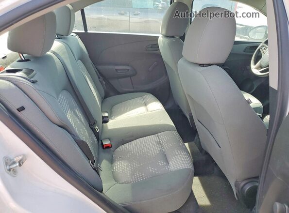 1G1JB5SH4H4156022 2017 CHEVROLET SONIC White Vista de los asientos traseros