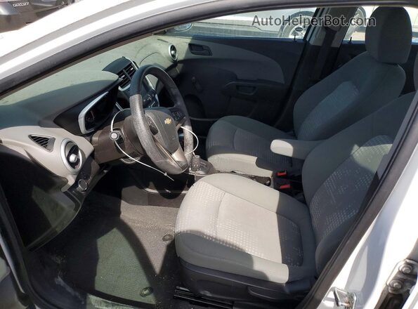 1G1JB5SH4H4156022 2017 CHEVROLET SONIC White Vista interior delantera