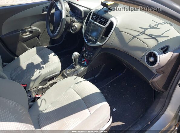 1G1JB5SH6H4166793 2017 CHEVROLET SONIC Gray Front interior view