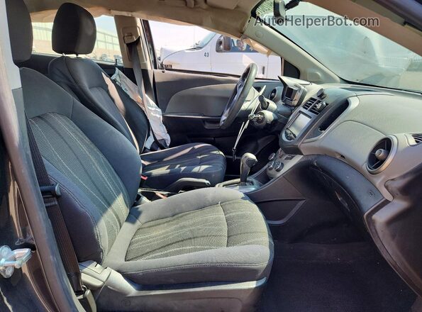 1G1JC5SH0G4152612 2016 CHEVROLET SONIC Gray Vista interior delantera
