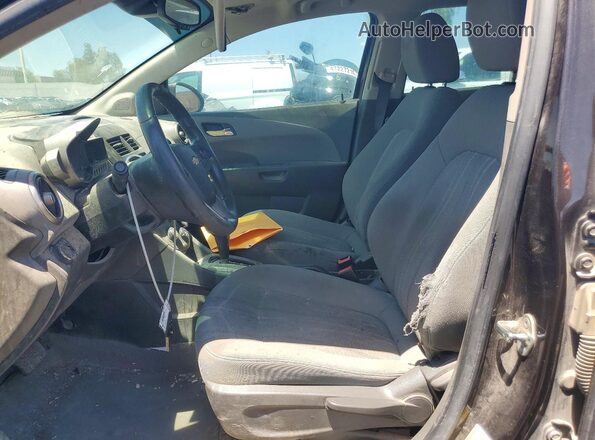 1G1JC5SH1G4139755 2016 CHEVROLET SONIC Gray Вид салону спереду