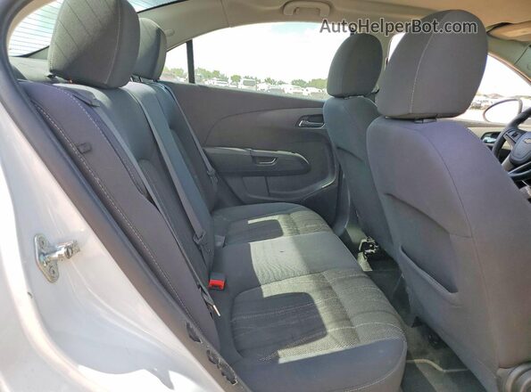 1G1JC5SH7G4137637 2016 CHEVROLET SONIC White Vista de los asientos traseros