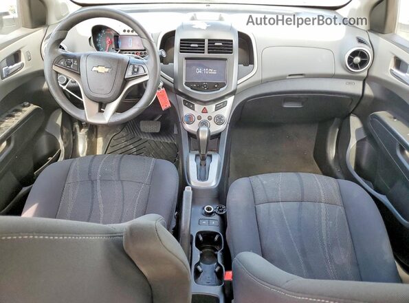 1G1JC5SH7G4137637 2016 CHEVROLET SONIC White Vista del salpicadero