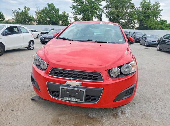 1G1JC5SH7G4184425 2016 CHEVROLET SONIC Красный Вид салона спереди