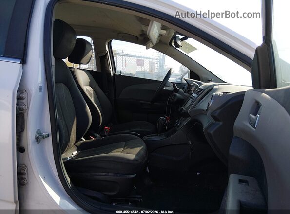 1G1JC6SH8G4140973 2016 CHEVROLET SONIC White Սալոնի դիմացի տեսք