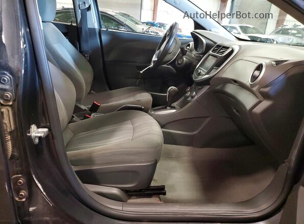 1G1JD5SH2H4126575 2017 CHEVROLET SONIC Gray წინა სალონის ხედი
