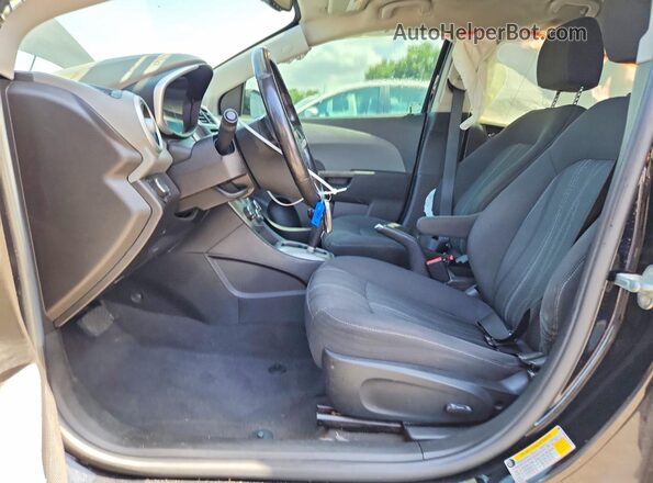 1G1JD5SH2J4100905 2018 CHEVROLET SONIC Black Front interior view