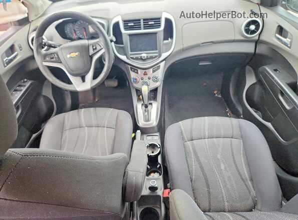 1G1JD5SH8H4115015 2017 CHEVROLET SONIC Red Вид панелі приладів