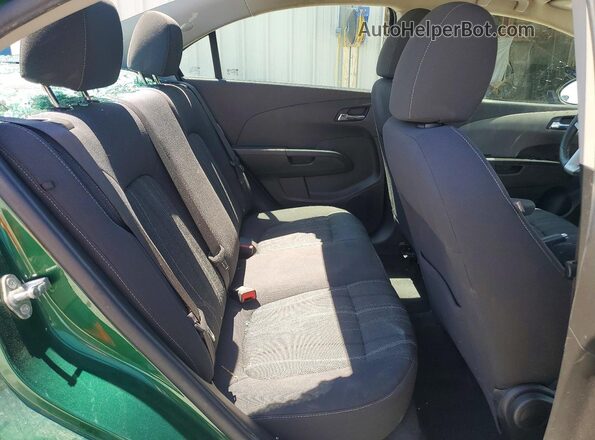 1G1JD5SH9J4100271 2018 CHEVROLET SONIC Green უკანა სავარძლების ხედი