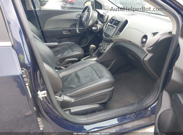1G1JE5SB1G4134058 2016 CHEVROLET SONIC Blue Вид салону спереду