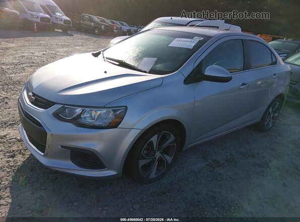1G1JF5SB6J4132231 2018 CHEVROLET SONIC Silver Առջևի ձախ երեք քառորդ տեսարան