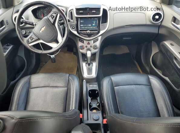 1G1JF5SB7H4133379 2017 CHEVROLET SONIC Белый Вид панели приборов