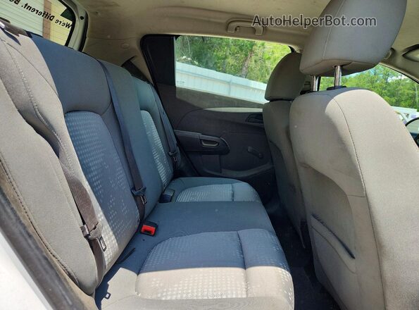 1G1JG6SB7L4100281 2020 CHEVROLET SONIC White Rear seats view