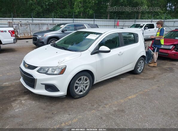 1G1JG6SH8H4159092 2017 CHEVROLET SONIC White Առջևի ձախ երեք քառորդ տեսարան
