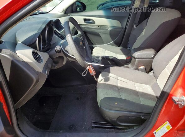 1G1PC5SH0G7188938 2016 CHEVROLET CRUZE Red Front interior view
